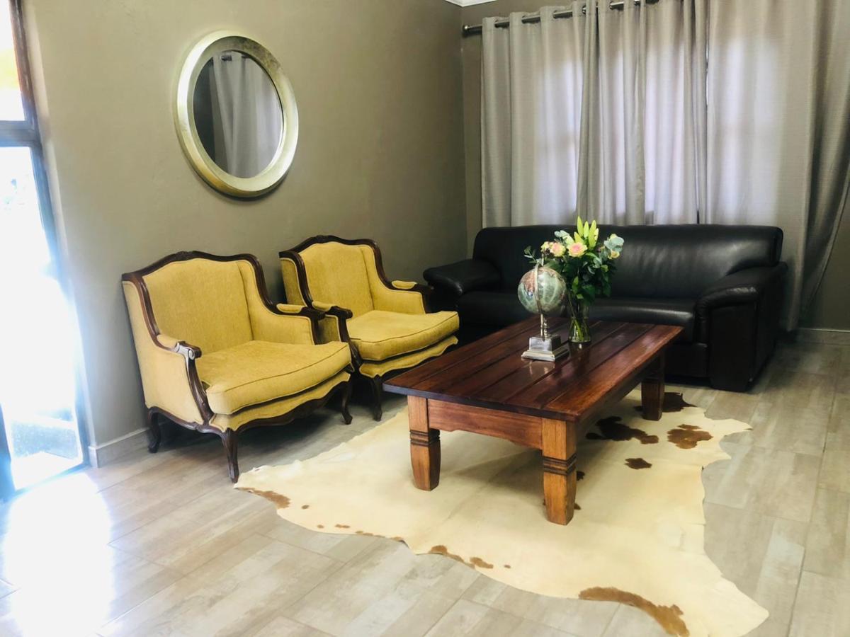 Nongoma Lodge & Inn Cc エクステリア 写真