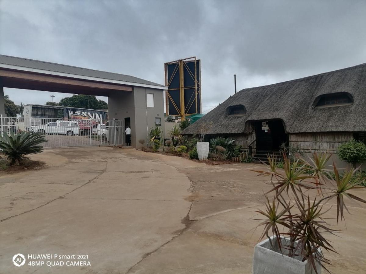 Nongoma Lodge & Inn Cc エクステリア 写真